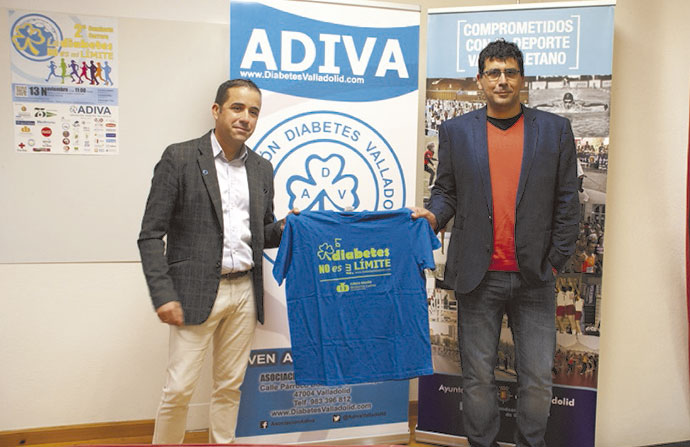 El vicepresidente de ADIVA, Javier García, junto con el concejal de Deportes en la Casa del Deporte del Ayuntamiento de Valladolid, Alberto Bustos.